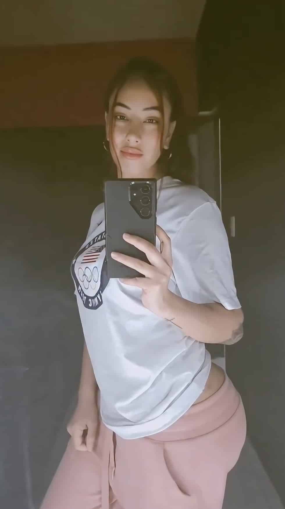 Faby Onate, créatrice mexicaine connue pour ses recettes et son contenu premium